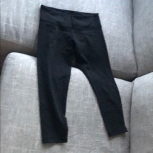 Size 10 lululemon black leggings Capri length